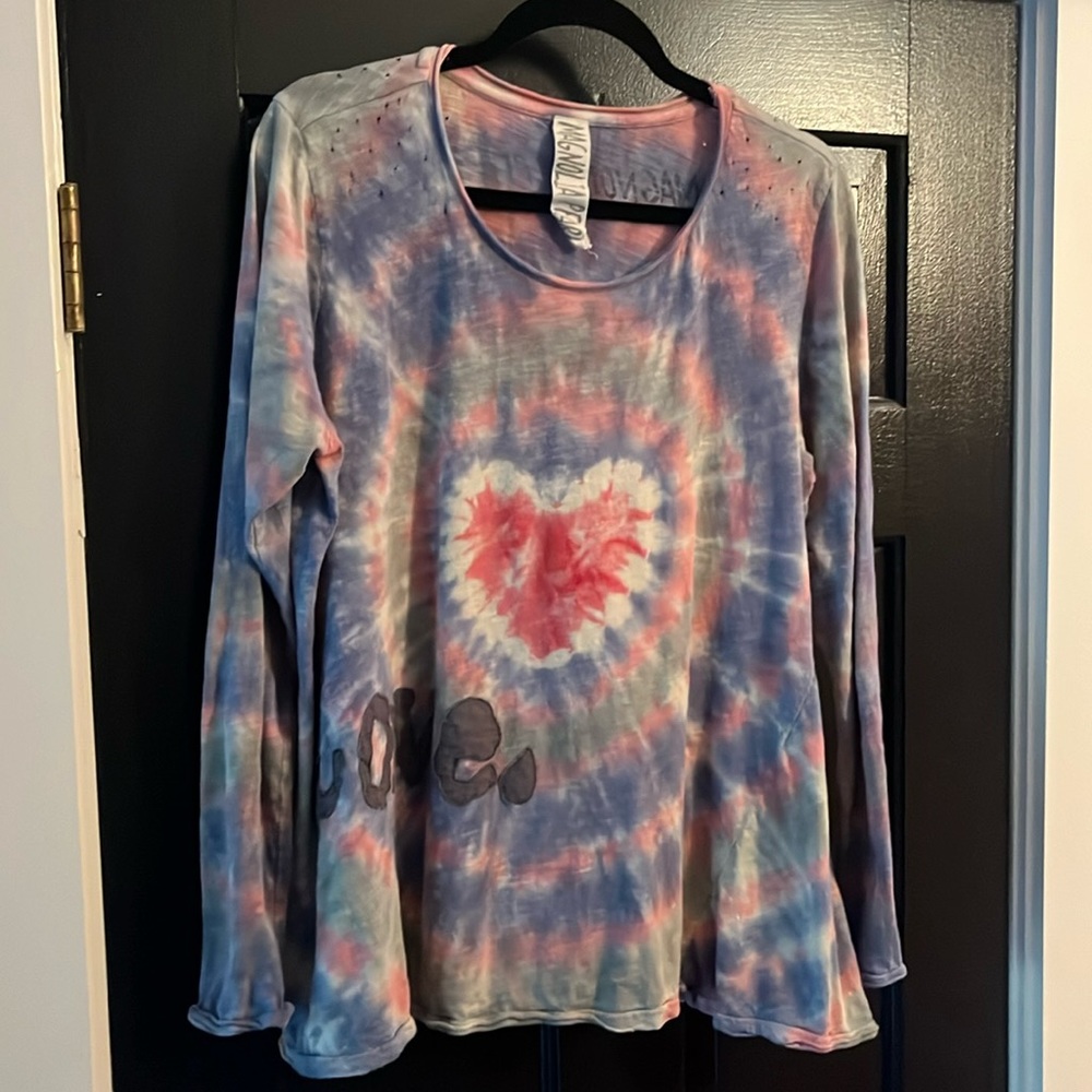 MAGNOLIA PEARL ty dye long sleeve t with heart and embroidered LOVE